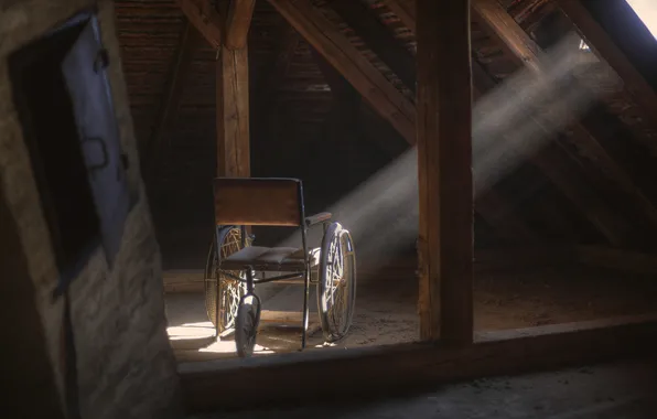 Picture light, stroller, attic