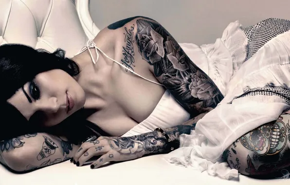 Picture look, girl, bed, ring, tattoo, bracelet