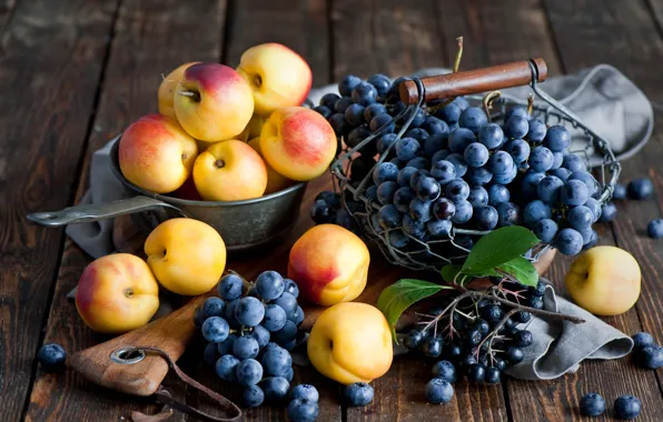 Picture grapes, still life, peaches, nectarines