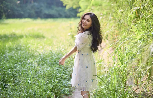 Wallpaper grass, look, the sun, trees, pose, model, portrait, makeup ...