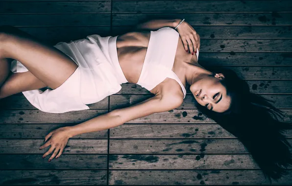 Pose, model, skirt, makeup, figure, brunette, hairstyle, lies