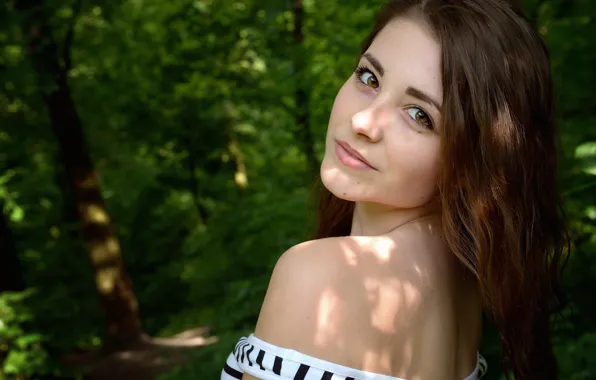 Picture girl, nature, smile, sunlight, Dana brown-eyed