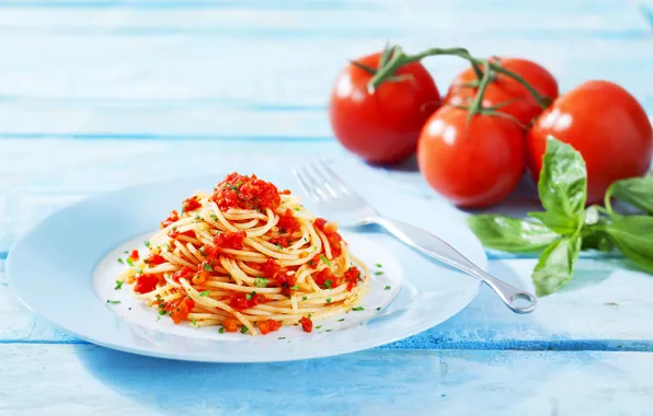 Plates, tomatoes, fork, pasta, Pomodoro sauce