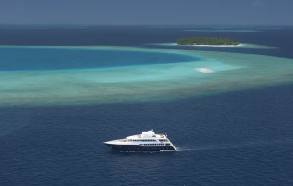 The ocean, yacht, Atoll, The Maldives
