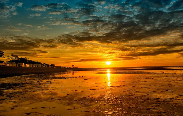 Picture sea, the sky, clouds, sunset, shore, houses