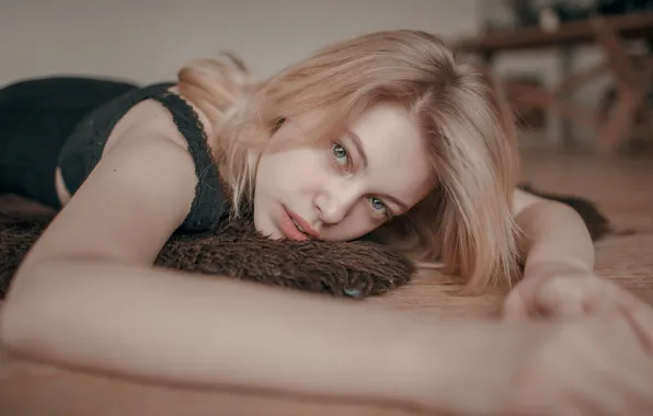 Girl, sponge, the beauty, teeth, Ekaterina Surkova