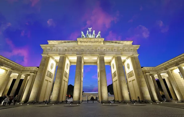 Picture lights, people, the evening, arch, columns, Berlin, Brandenburg gate, horse group