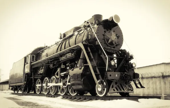 The engine, monument, locomotive