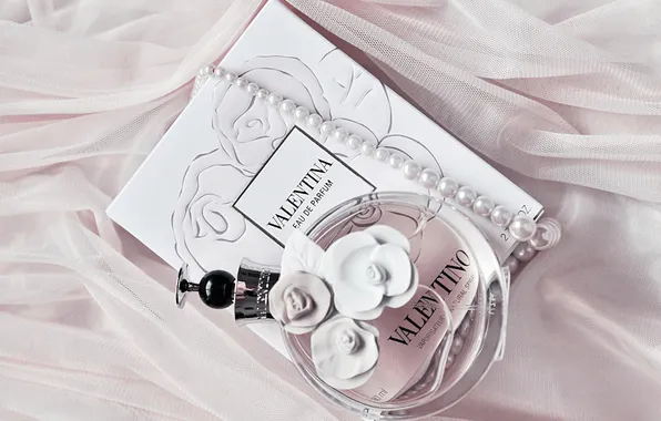 Picture box, beads, Valentino, Valentina, bottle, perfume