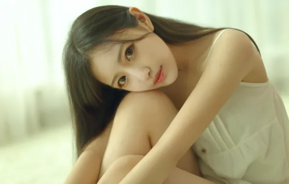 Picture eyes, face, knees, Asian