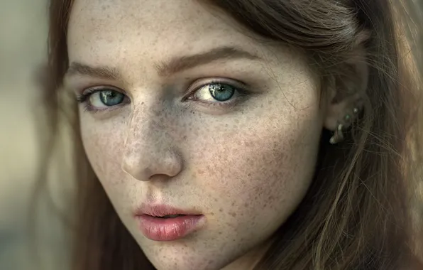 Picture portrait, freckles, sponge, Kate, Yuri Leo