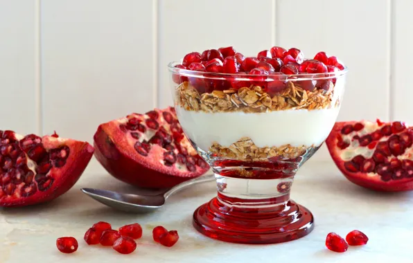 Breakfast, garnet, muesli, yogurt