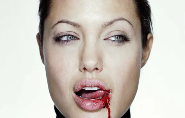 Picture eyes, blood, Angelina Jolie