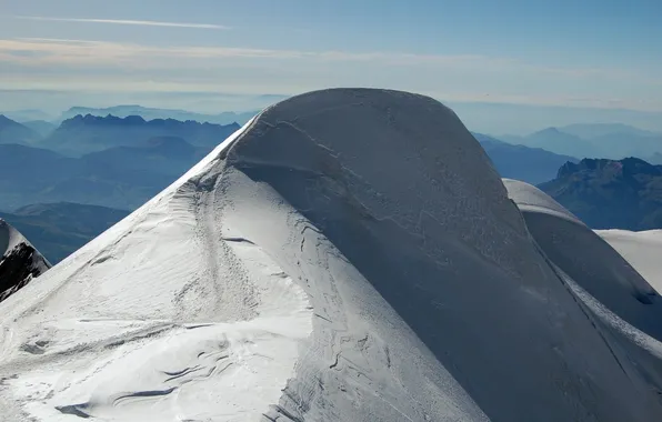Light, snow, mountains