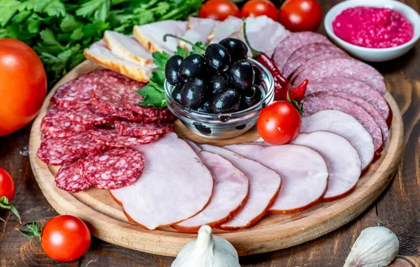 Tomatoes, sausage, ham
