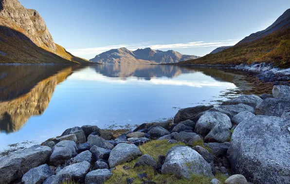 Picture the sky, mountains, lake, stones