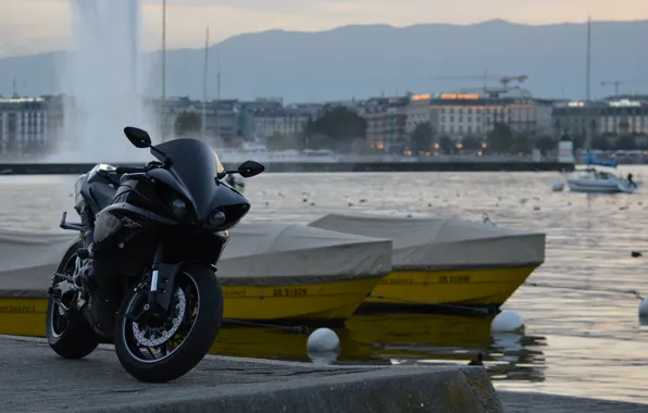 Siêu môtô Yamaha YZF-R1 thế hệ mới lộ diện