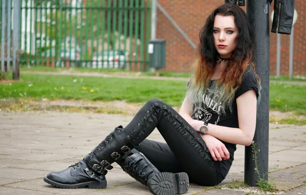 Picture pants, Rebecca Black, leather, legs, boots