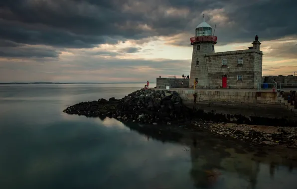 Picture sea, shore, people, lighthouse