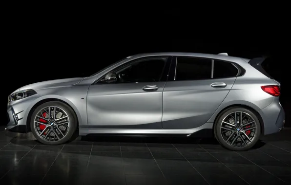 Picture the view from the side, xDrive, Performance Parts, BMW M135i