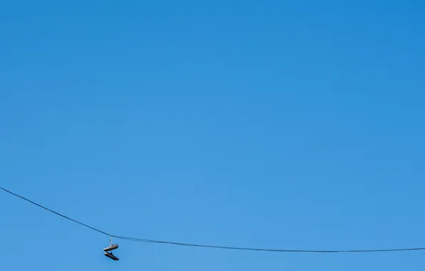 Picture the sky, minimalism, sneakers
