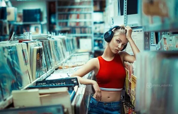 Girl, photo, photographer, headphones, blue eyes, model, lips, vinyl