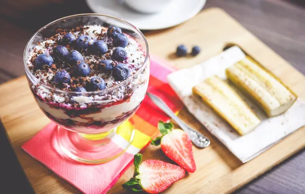 Picture food, chocolate, Breakfast, blueberries, strawberry, bananas, cream, dessert