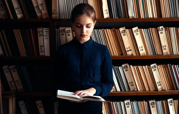 Picture girl, books, library, Lisa