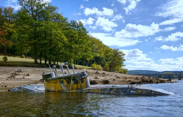Shore, submarine, pond, installation