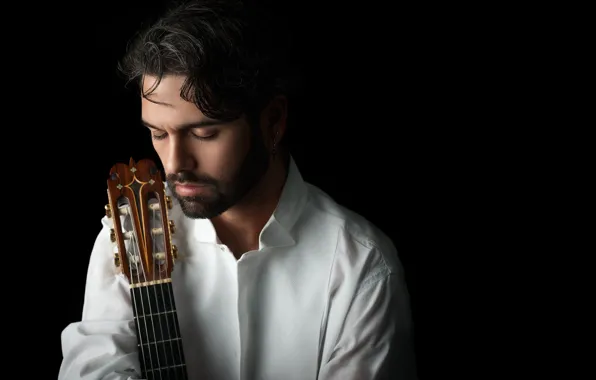 Music, guitarist, Julio Cortés