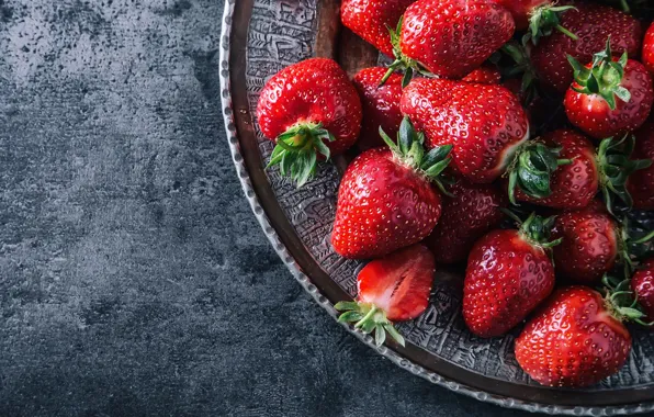 Picture berries, strawberry, plate