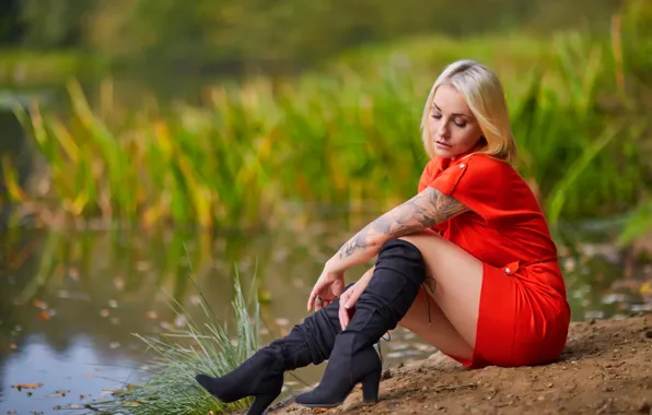 Picture pose, boots, tattoo, blonde, pond