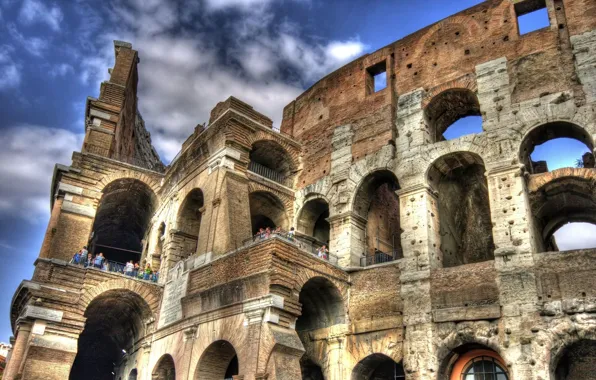 Picture the sky, people, Colosseum, Italy