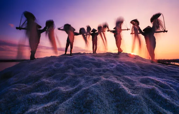 Picture sunset, people, work, Vietnam, salt