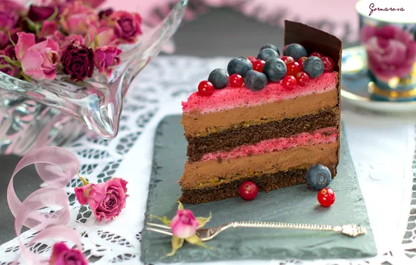 Picture chocolate, roses, cake, layers, piece, blueberries, cranberry