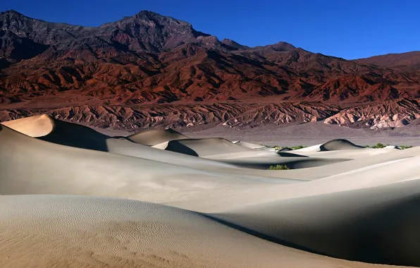 Sand, mountains, desert