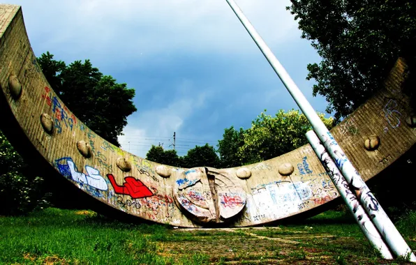 Picture summer, macro, graffiti, sundial