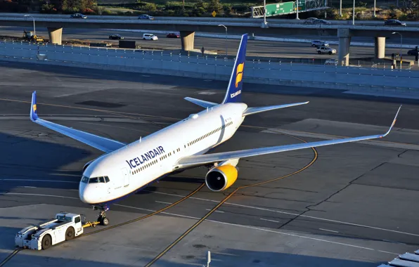 Wings, Boeing, the plane, the airfield