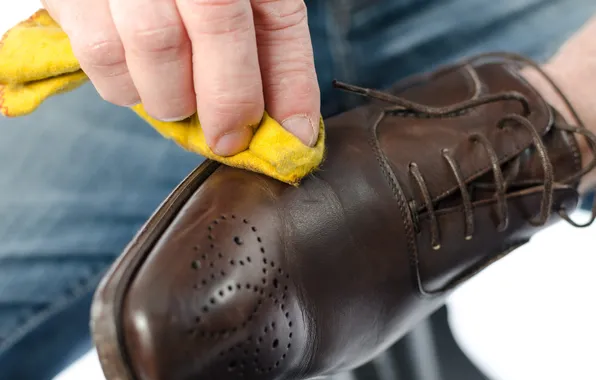 Picture shoes, fingers, cloth, gloss