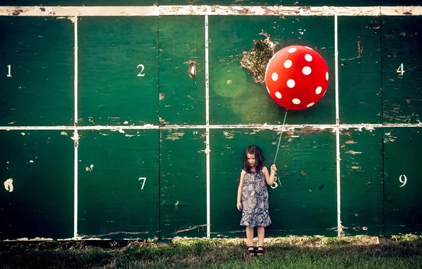 Picture wall, ball, girl