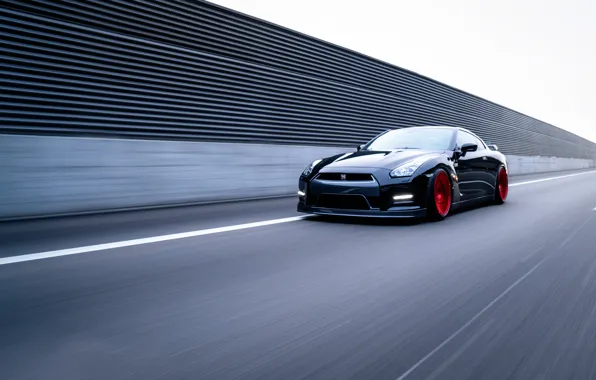 Picture speed, Nissan, GT-R