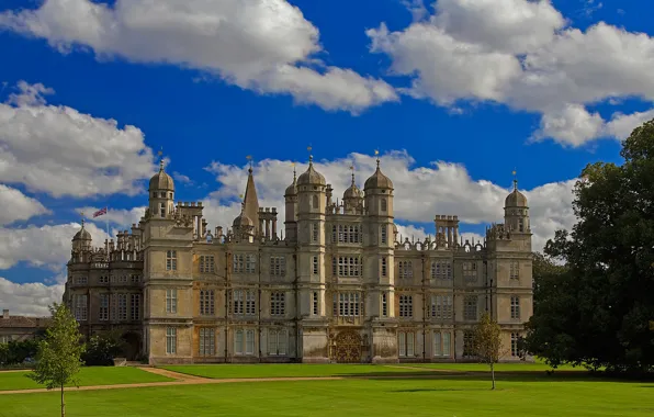 Picture the sky, clouds, castle, England, Stamford, Burleigh house