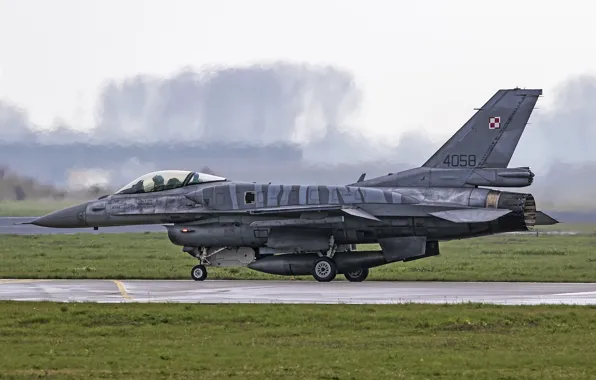 Picture the airfield, Fighting Falcon, F-16C, Lockheed Martin