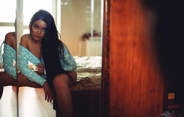 Eyes, look, girl, light, reflection, mirror, lips, bed