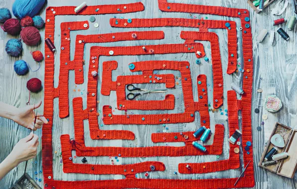 Picture maze, buttons, thread, scissors, labyrinth, buttons, scissors, Dina Belenko