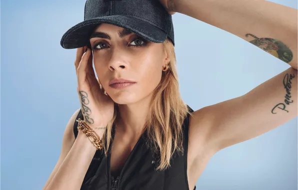 Picture Girl, Look, Blonde, Cara Delevingne, Cara Delevingne, Baseball cap, Denim campaign, Fall 2022 Denim Campaign