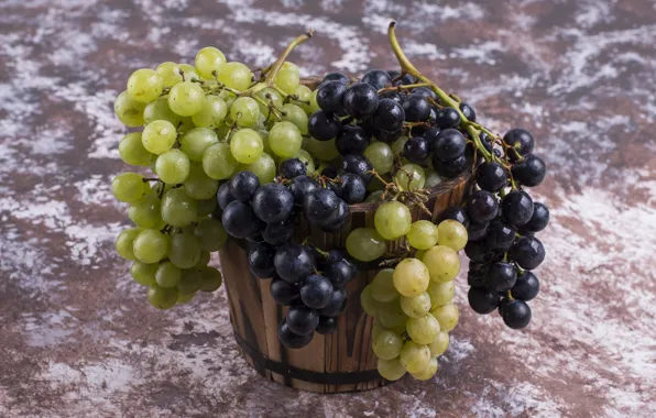 Blue, green, grapes, the barrel