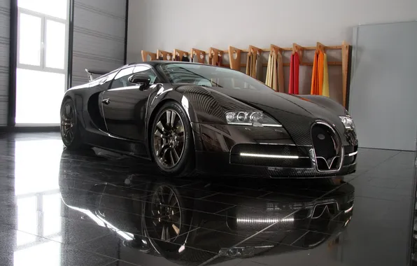 Picture reflection, salon, Bugatti Veyron