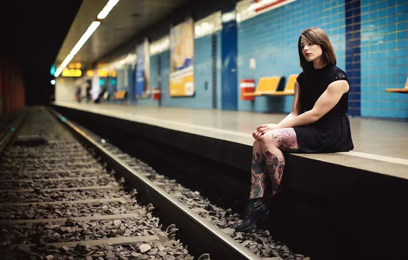 Girl, metro, tattoo