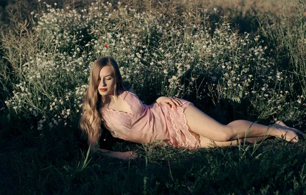 Summer, grass, face, body, lies, legs, beauty